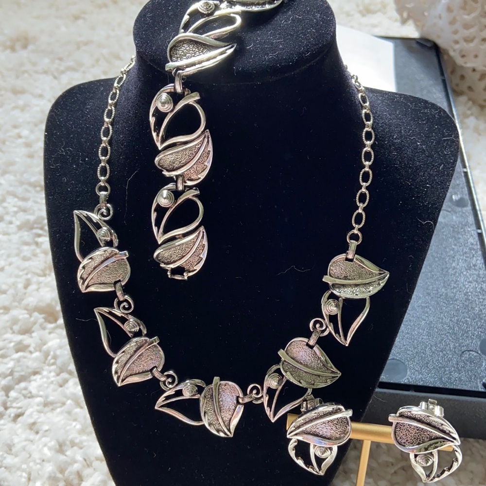 Vintage Sarah Coventry Necklace and Earrings
